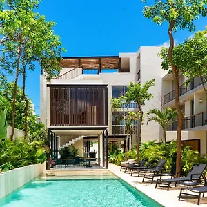 https://private-pool-and-roof-top-for-3-in-la-veleta.quintano-roohotels.com